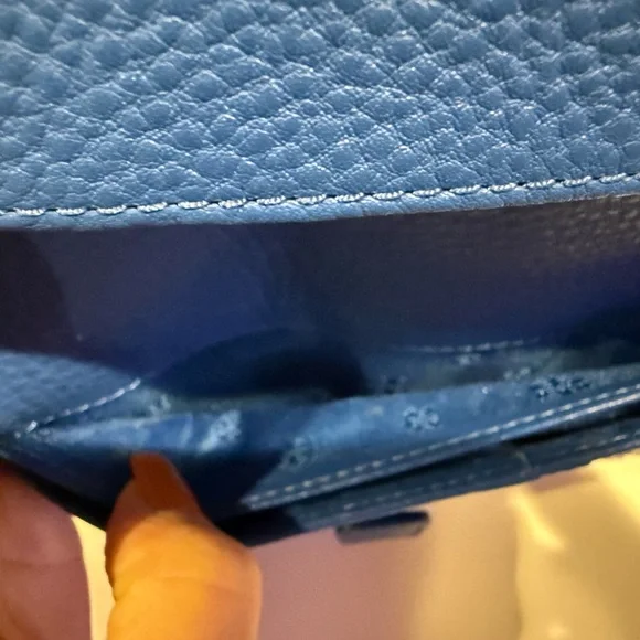 Tory Burch Britten Smartphone Snap Wallet - Picture 11 of 13